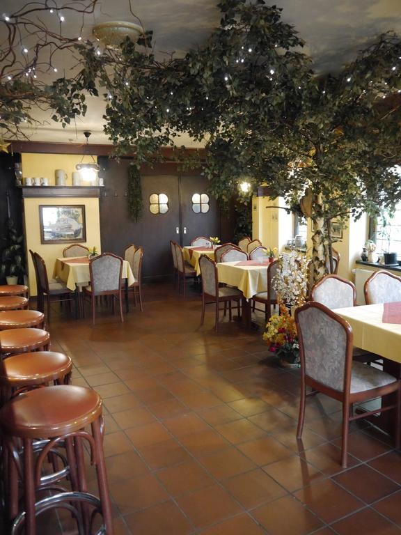 Hotel Zur Sonne Котбус Екстериор снимка
